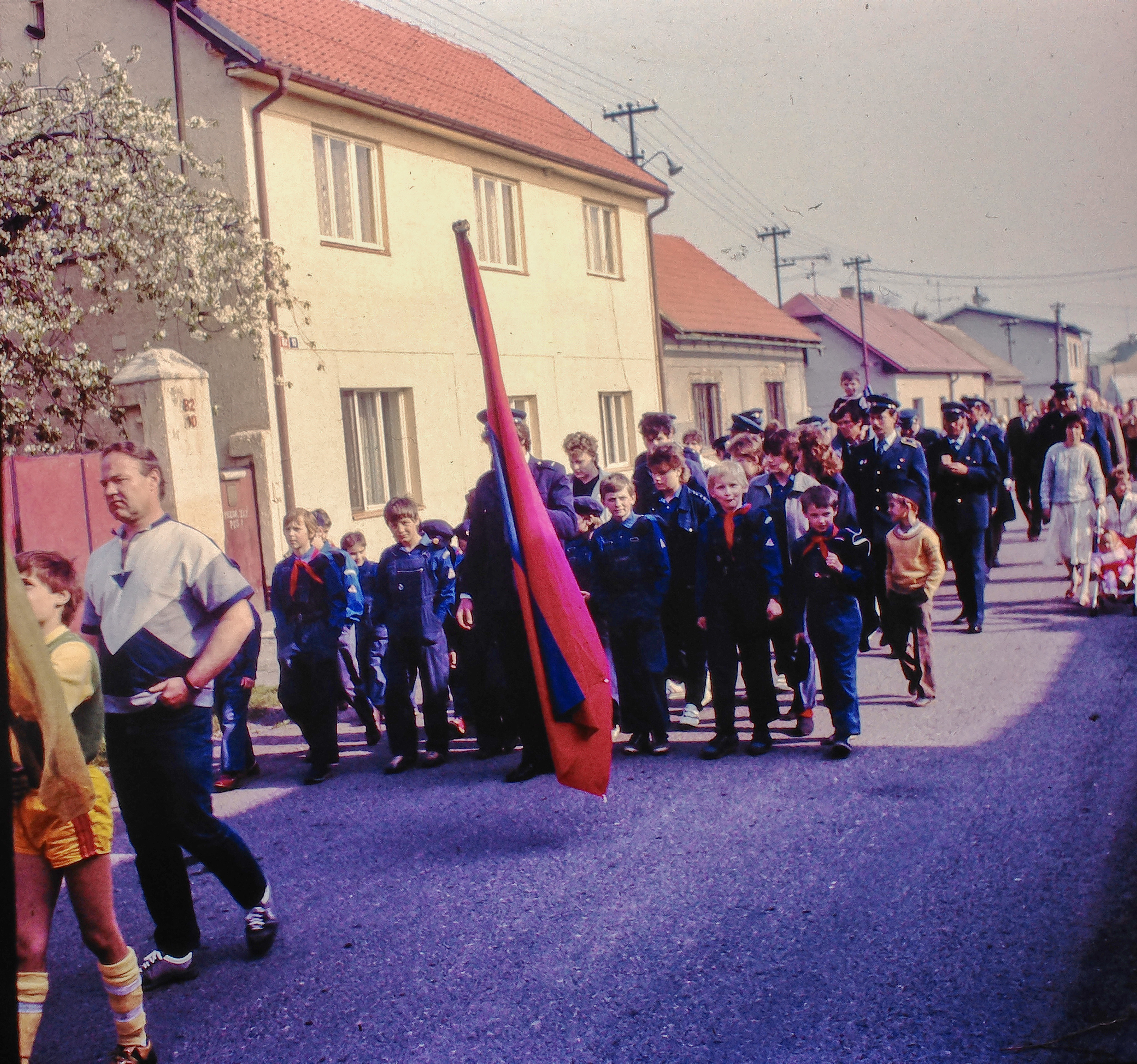 1988_pruvod_1maj_2.jpg