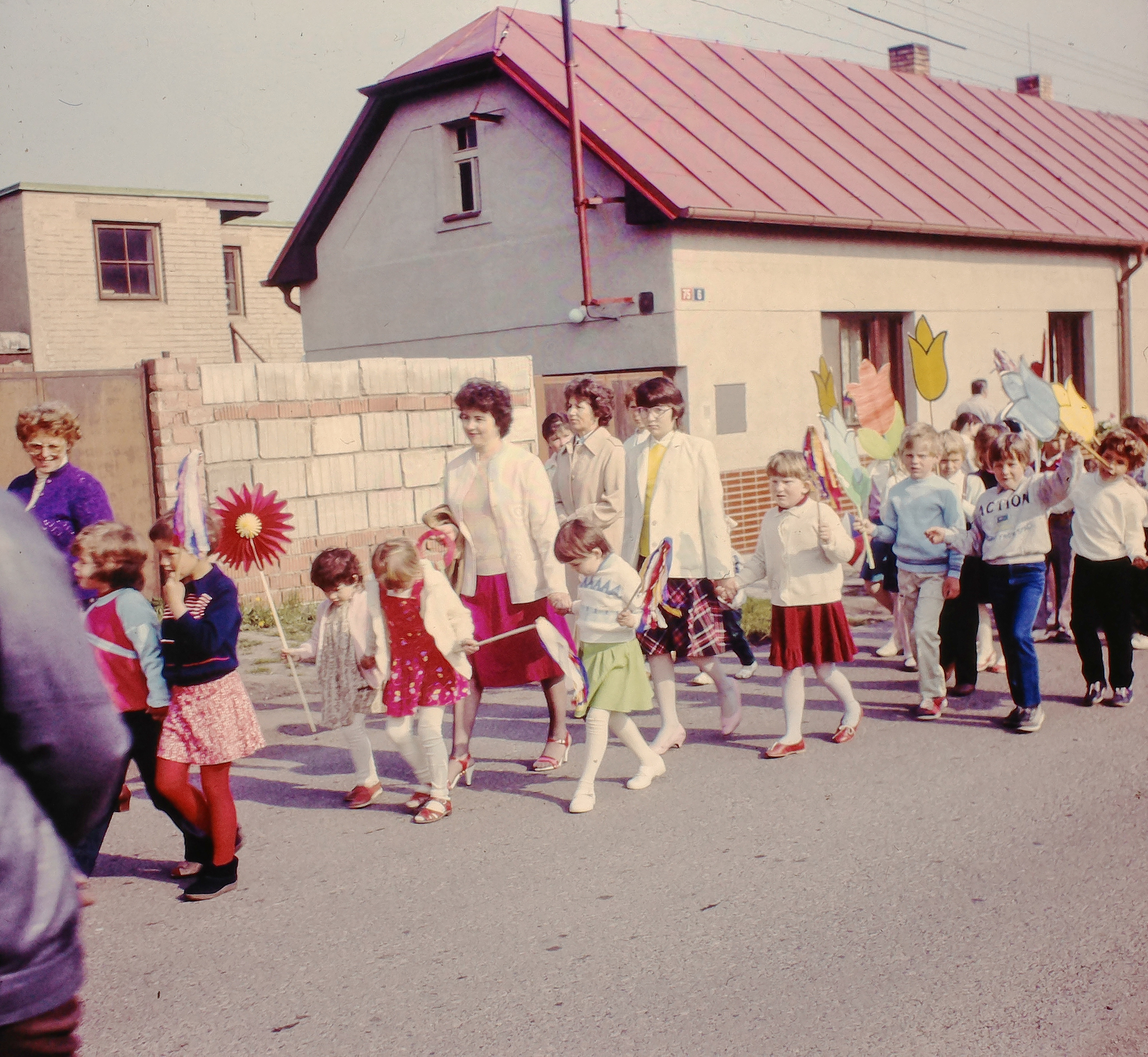 1988_pruvod_1maj_4.jpg