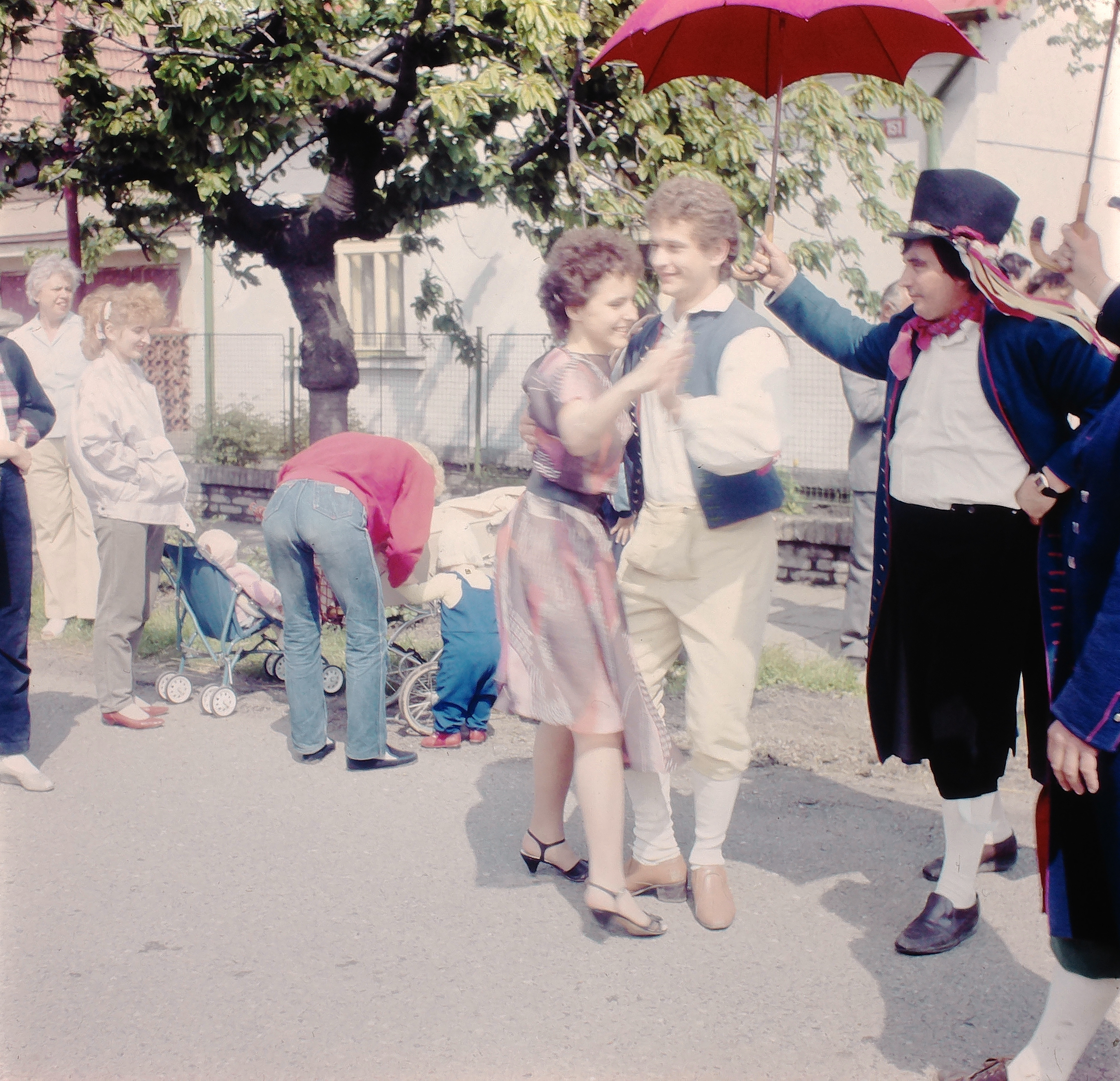1987_staroceske_maje_5.jpg
