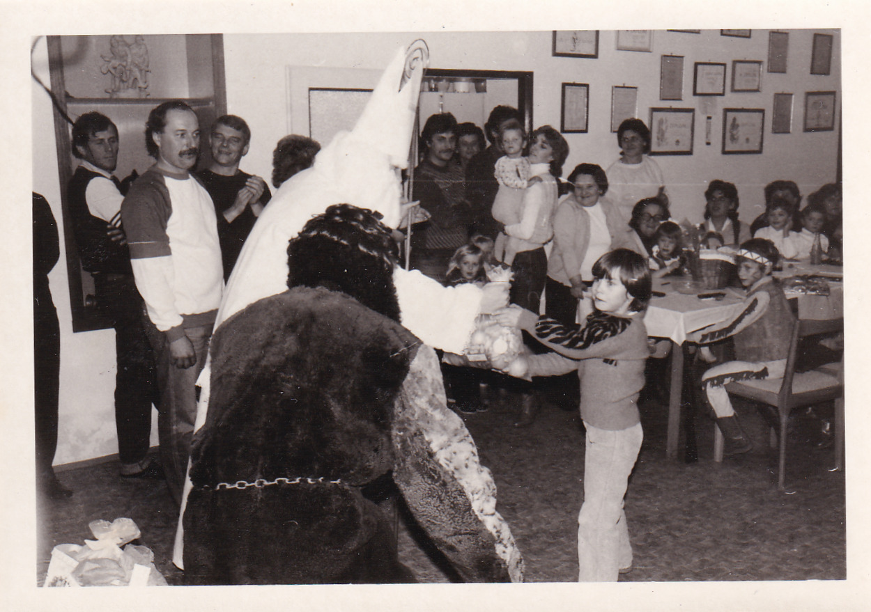 1987_22_mikulas_karneval.jpg