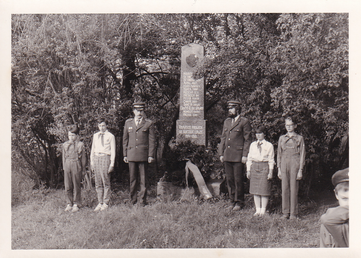 1988_16_ucteni_pamatky.jpg