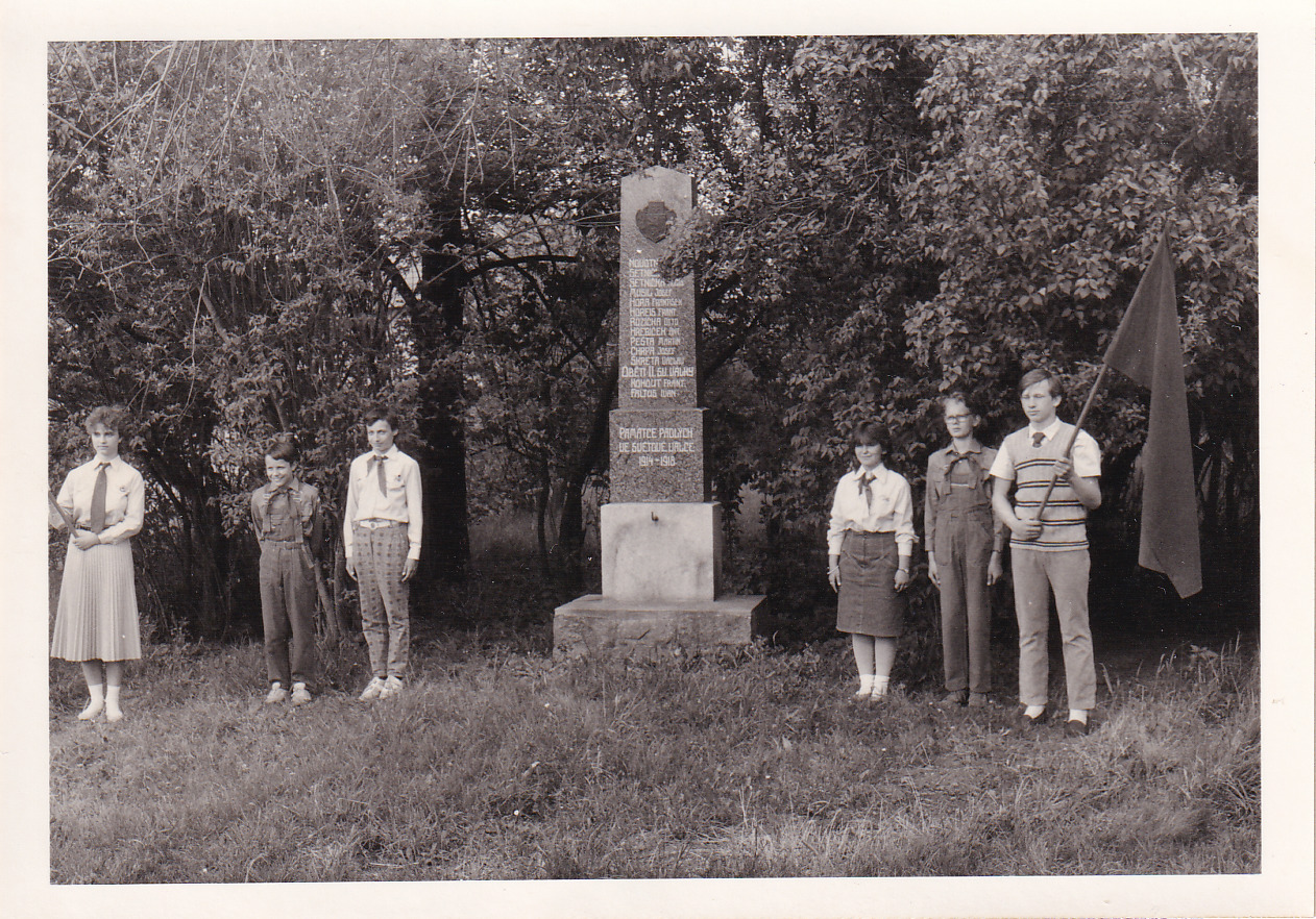 1988_17_ucteni_pamatky.jpg