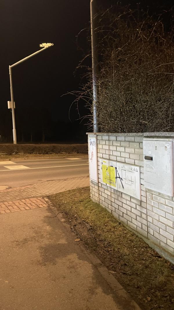 Chodníky/komunikace