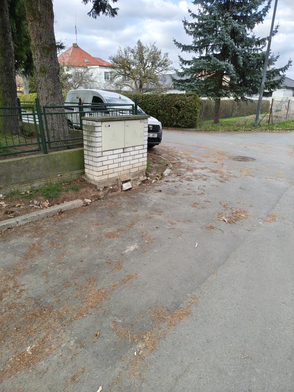 Chodníky/komunikace